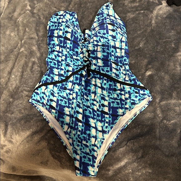 Cupshe Other - Cupshe Blue Patterned One Piece Swimsuit